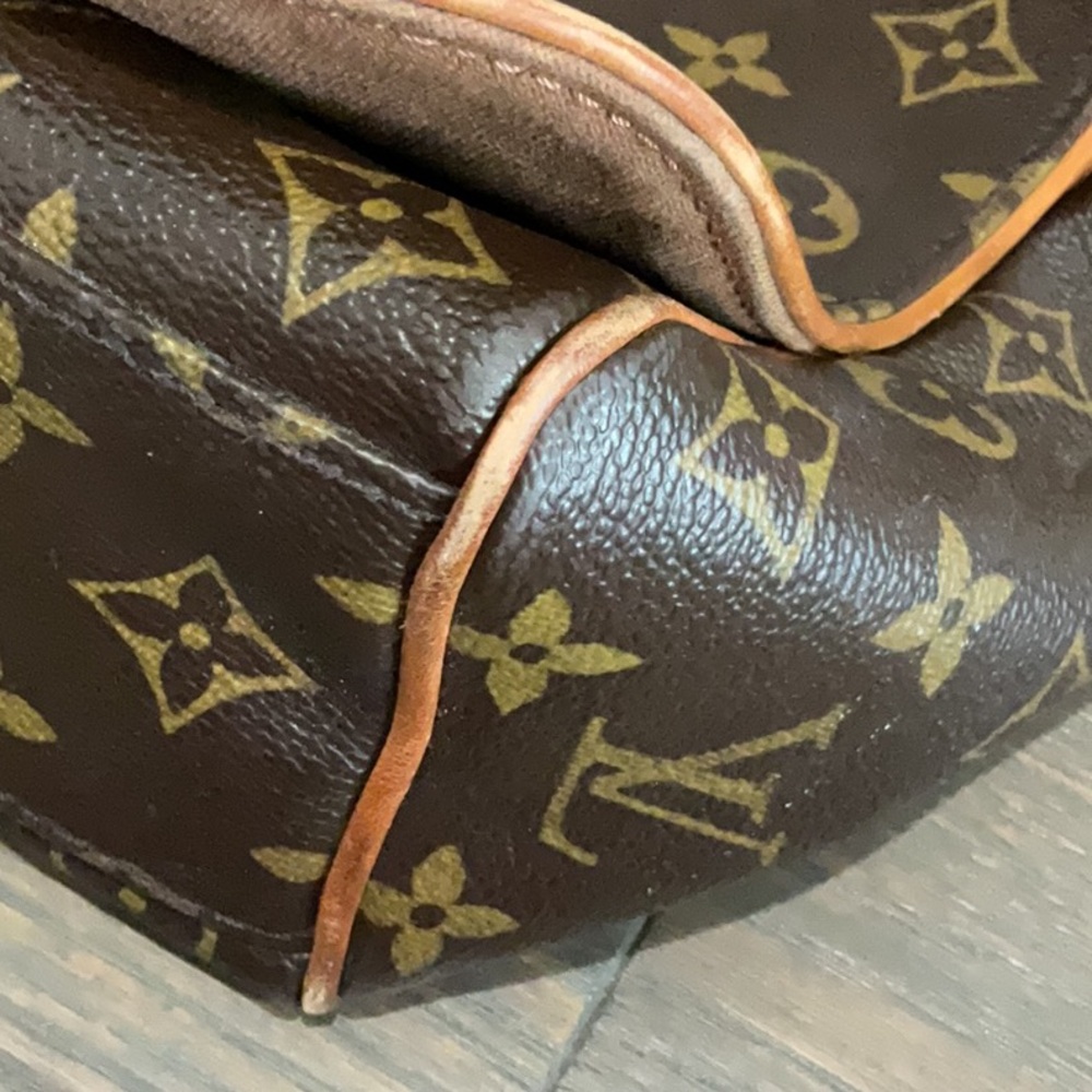 Brown Louis Vuitton Men's Messenger Bag - Picture 4 of 10